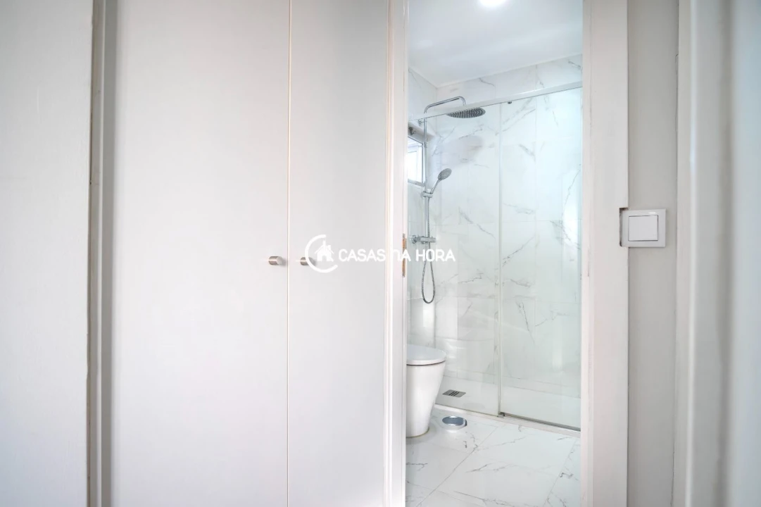 Apartamento T1 para Venda em Mafamude e Vilar do Paraíso Foto 9