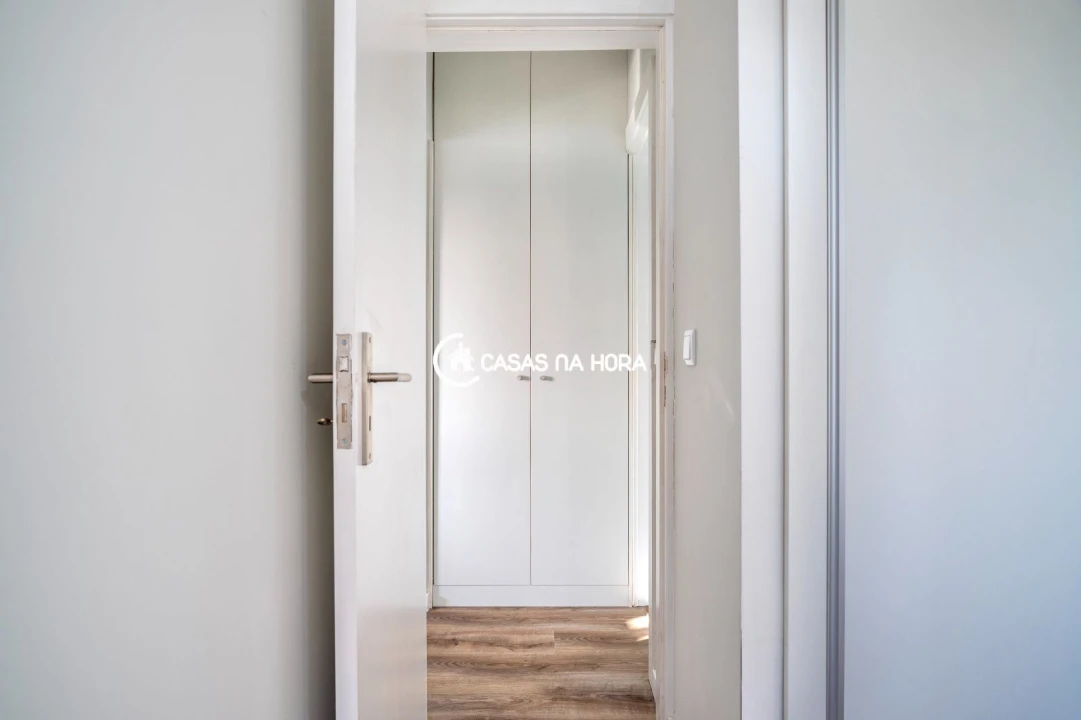 Apartamento T1 para Venda em Mafamude e Vilar do Paraíso Foto 11