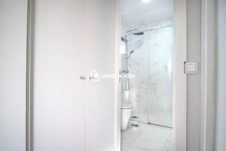 Apartamento T1 para Venda em Mafamude e Vilar do Paraíso Foto 9