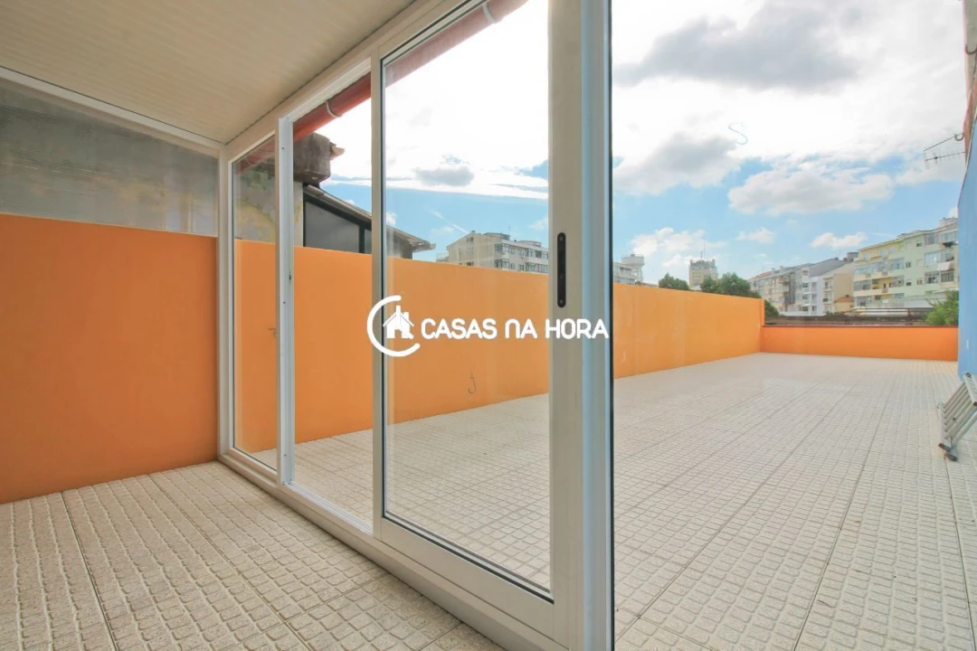 Apartamento T0 para Venda em Cedofeita, Santo Ildefonso, Sé, Miragaia, São Nicolau e Vitória Foto 1