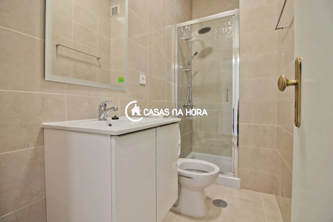 Apartamento T0 para Venda em Cedofeita, Santo Ildefonso, Sé, Miragaia, São Nicolau e Vitória Foto 4