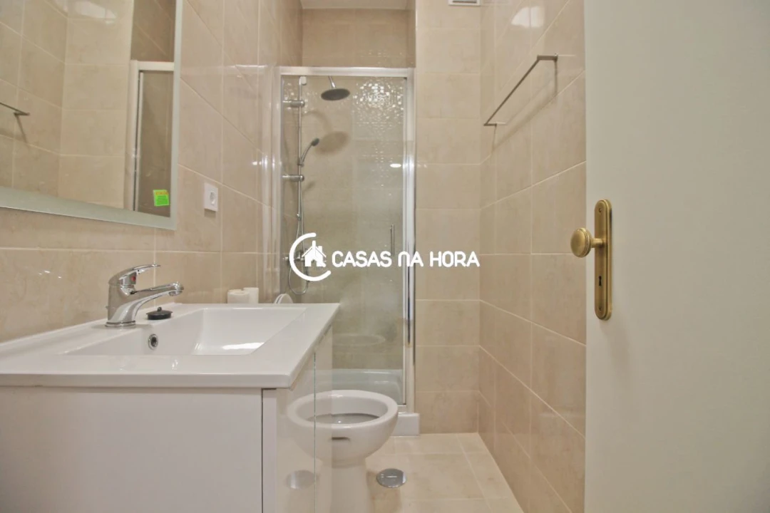 Apartamento T0 para Venda em Cedofeita, Santo Ildefonso, Sé, Miragaia, São Nicolau e Vitória Foto 5