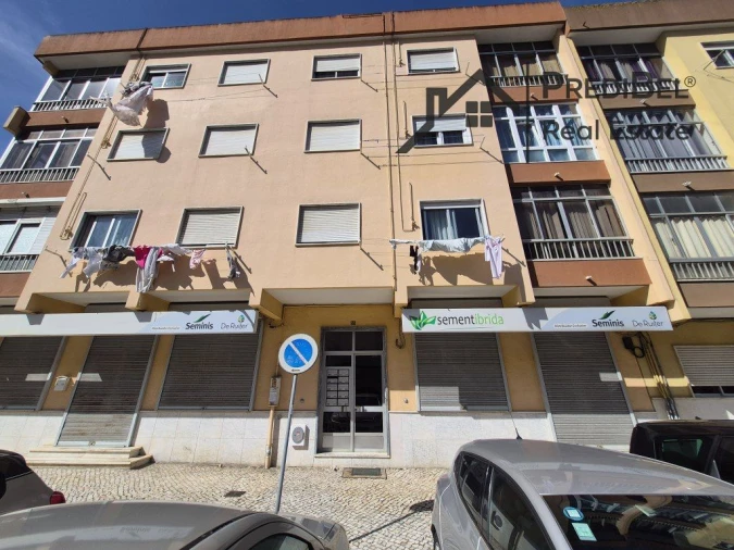 Apartamento T2 para Venda em Rio de Mouro Foto 16