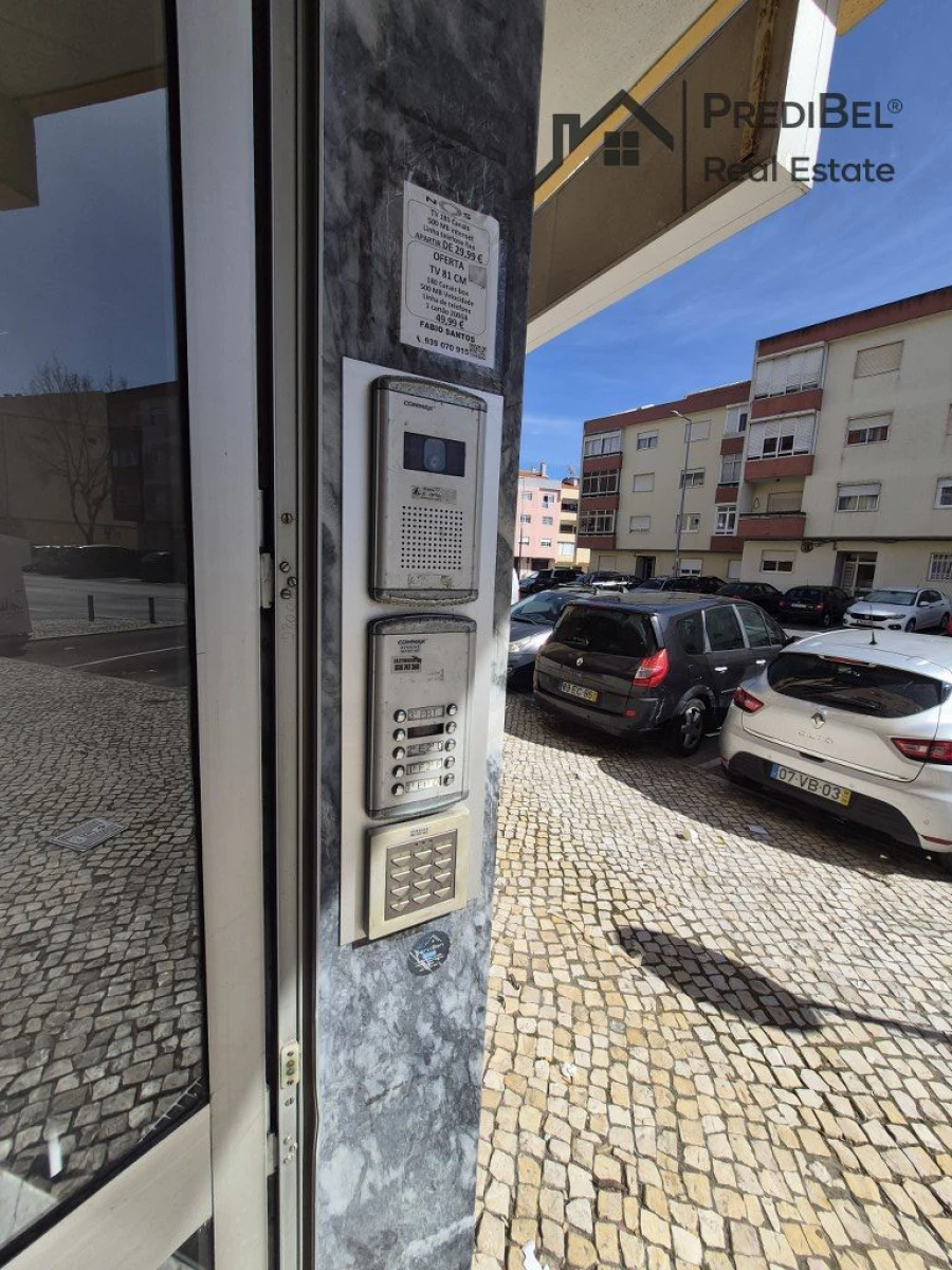 Apartamento T2 para Venda em Rio de Mouro Foto 15