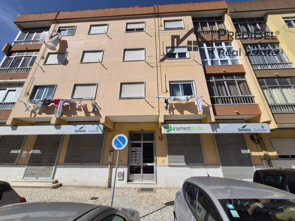 Apartamento T2 para Venda em Rio de Mouro Foto 16
