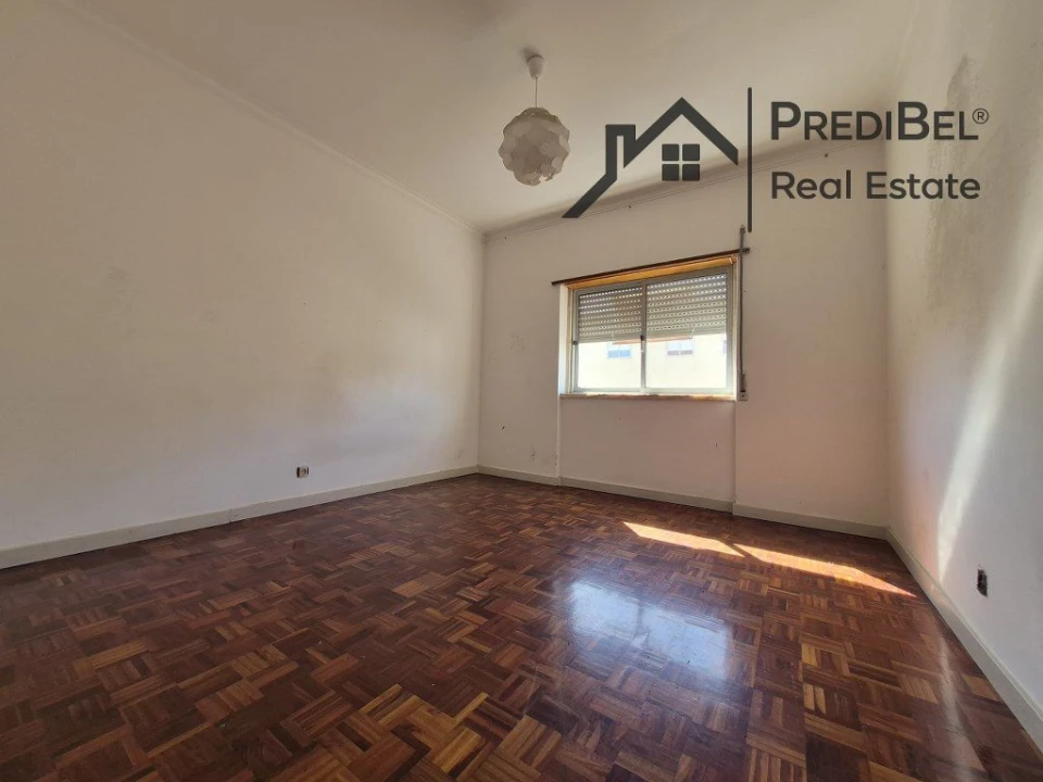 Apartamento T2 para Venda em Rio de Mouro Foto 6