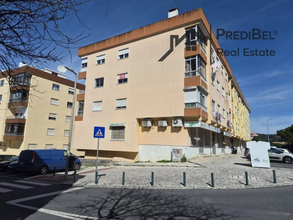 Apartamento T2 para Venda em Rio de Mouro Foto 17