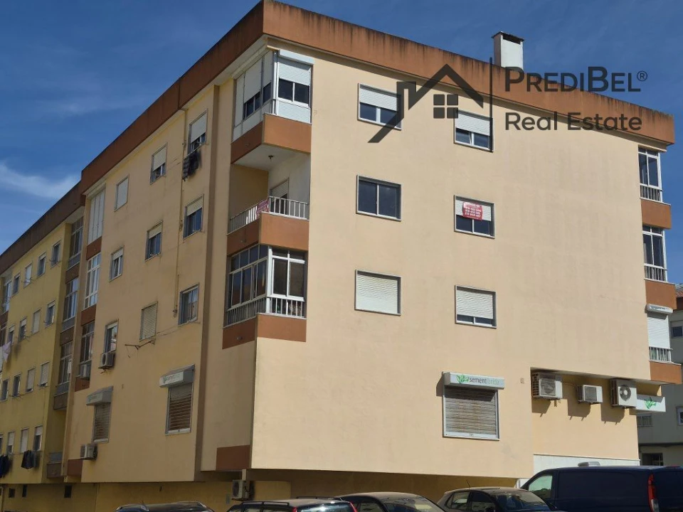 Apartamento T2 para Venda em Rio de Mouro Foto 18