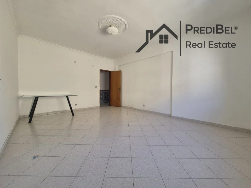 Apartamento T2 para Venda em Rio de Mouro Foto 10