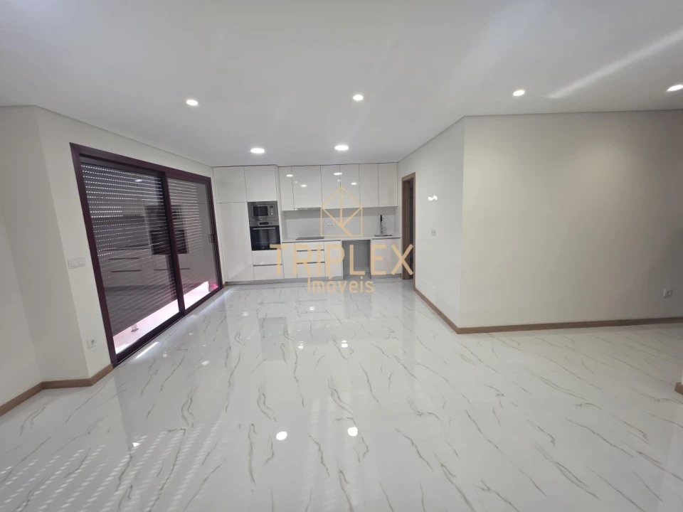 Apartamento T2 para Arrendamento em Bougado (São Martinho e Santiago) Foto 2