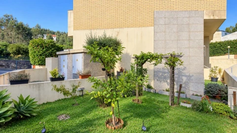 Moradia T5 para Venda em Alfena