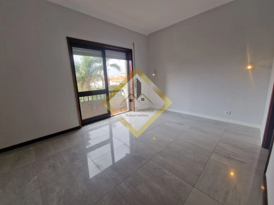 Apartamento T3 para Venda em Paços de Brandão Foto 21