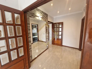 Apartamento T3 para Venda em Paços de Brandão
