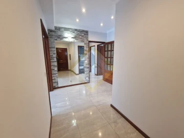 Apartamento T3 para Venda em Paços de Brandão