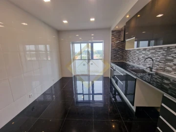 Apartamento T3 para Venda em Paços de Brandão
