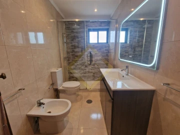 Apartamento T3 para Venda em Paços de Brandão