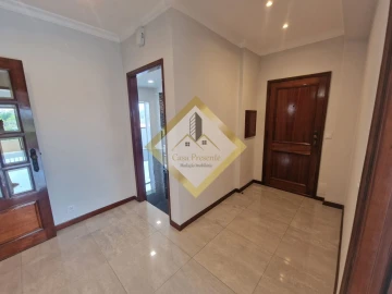 Apartamento T3 para Venda em Paços de Brandão