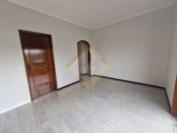 Apartamento T3 para Venda em Paços de Brandão
