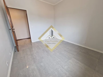 Apartamento T3 para Venda em Paços de Brandão