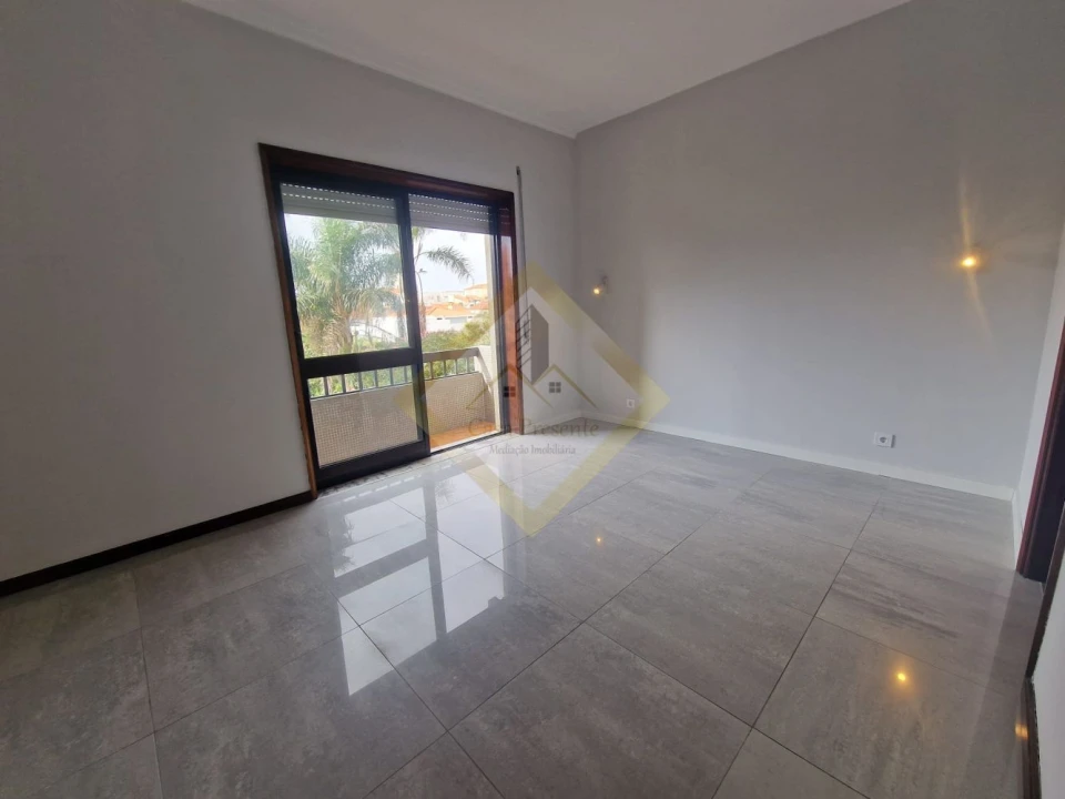 Apartamento T3 para Venda em Paços de Brandão Foto 21