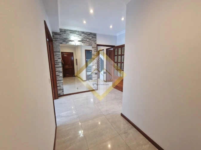 Apartamento T3 para Venda em Paços de Brandão Foto 9