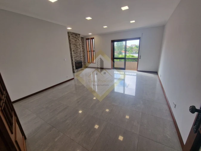 Apartamento T3 para Venda em Paços de Brandão Foto 6