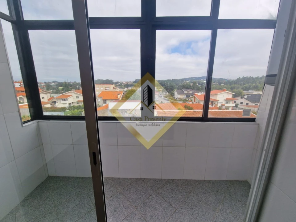 Apartamento T3 para Venda em Paços de Brandão Foto 11