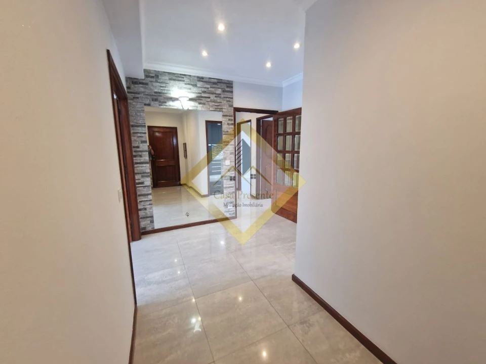 Apartamento T3 para Venda em Paços de Brandão Foto 9