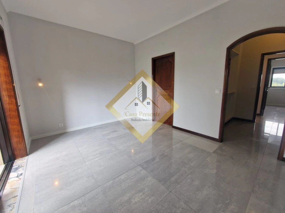Apartamento T3 para Venda em Paços de Brandão Foto 22