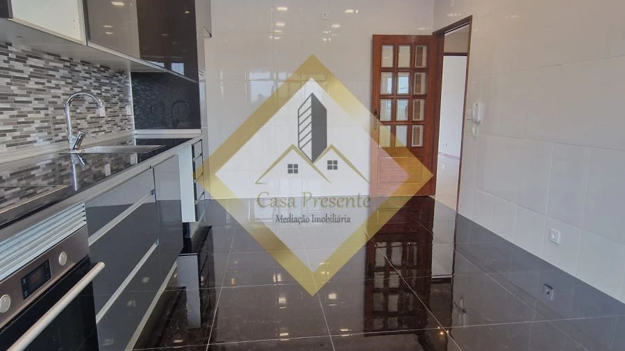 Apartamento T3 para Venda em Paços de Brandão