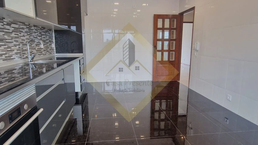 Apartamento T3 para Venda em Paços de Brandão