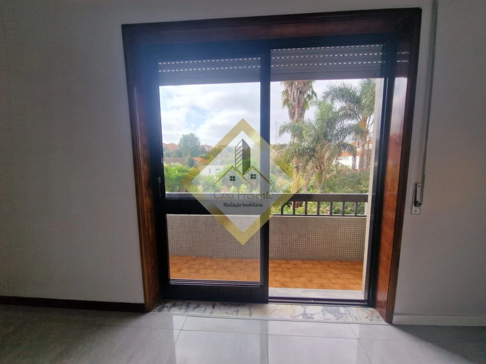 Apartamento T3 para Venda em Paços de Brandão Foto 19