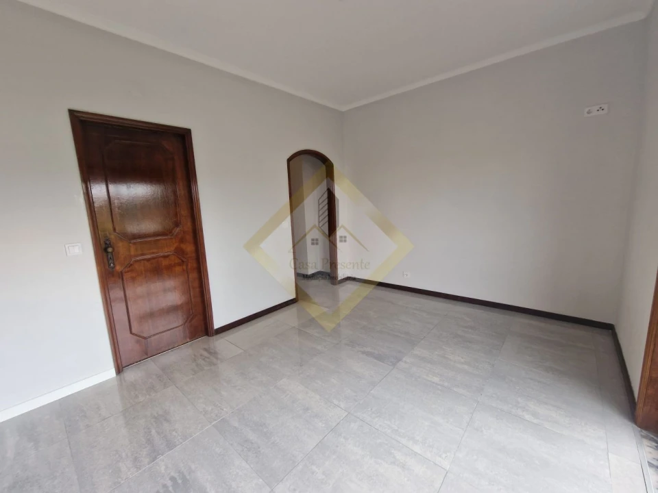 Apartamento T3 para Venda em Paços de Brandão Foto 18