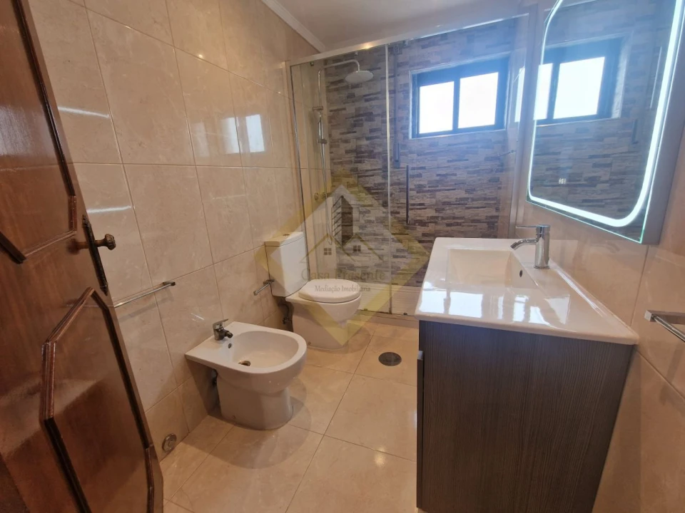 Apartamento T3 para Venda em Paços de Brandão Foto 12