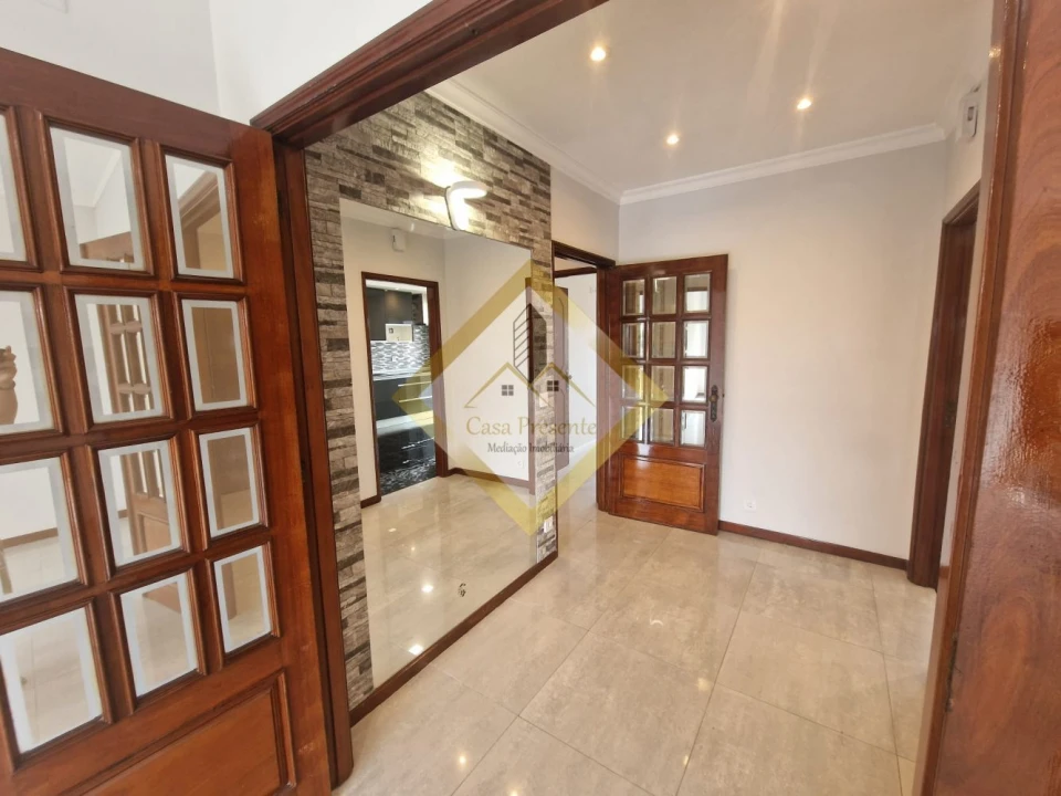 Apartamento T3 para Venda em Paços de Brandão Foto 8