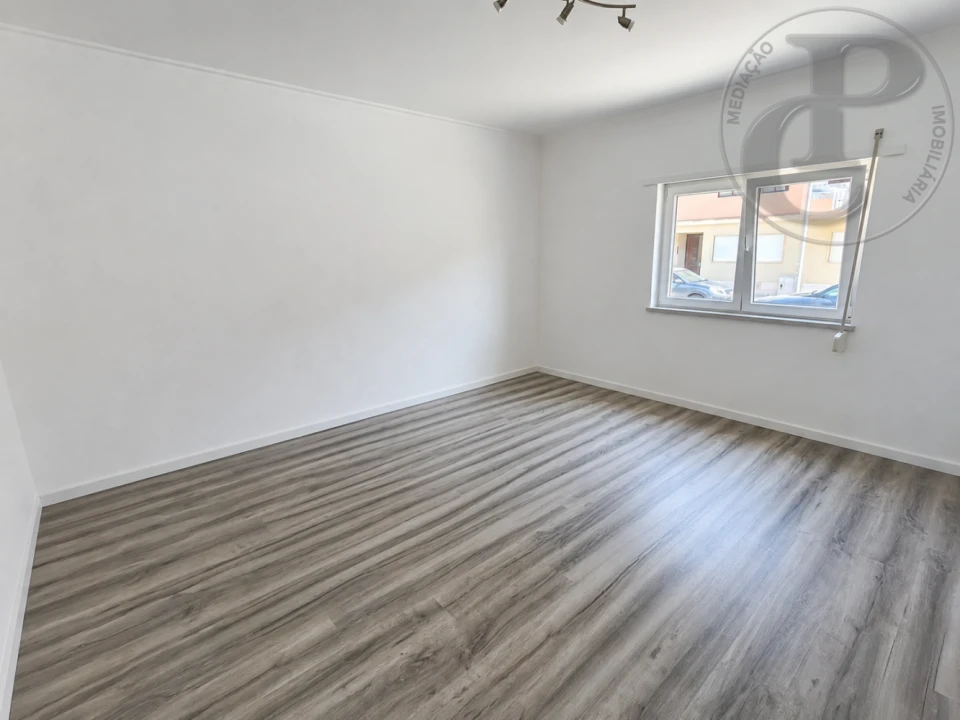 Apartamento T3 para Venda em Quinta do Conde Foto 12