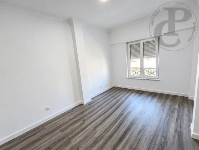 Apartamento T3 para Venda em Quinta do Conde Foto 4