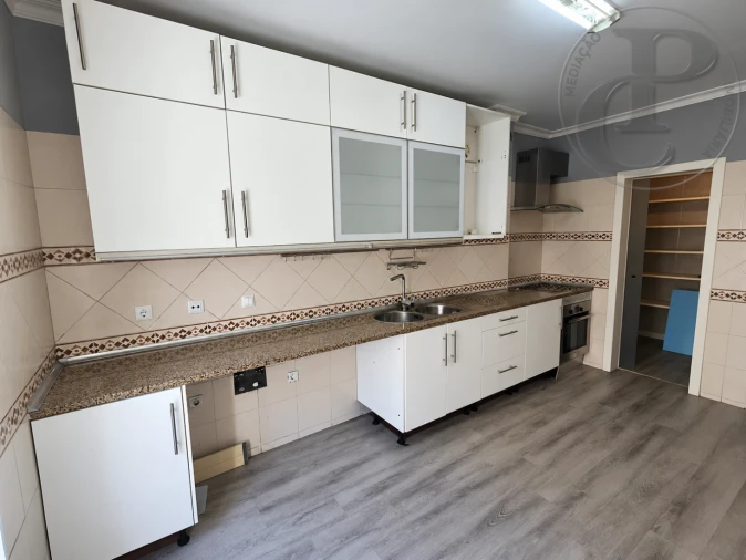 Apartamento T3 para Venda em Quinta do Conde Foto 3