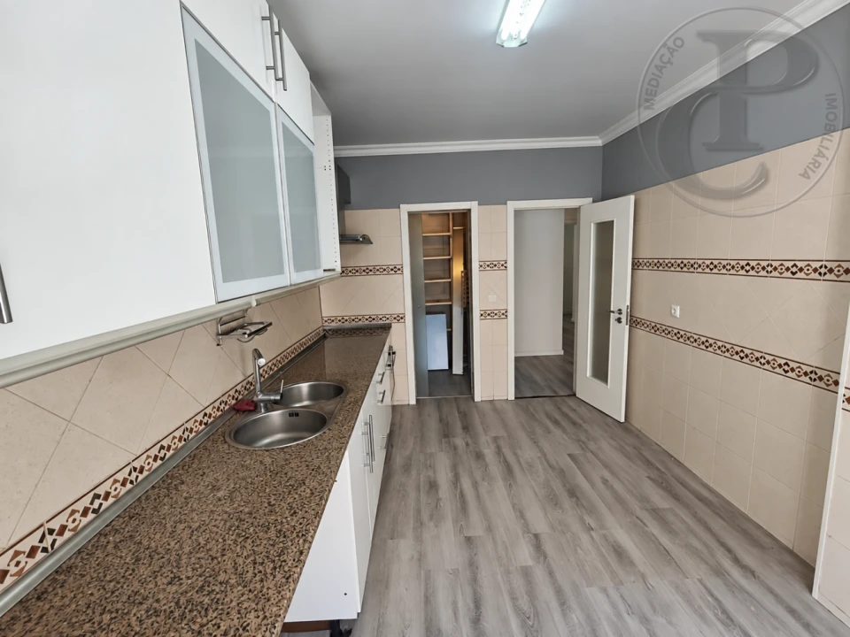 Apartamento T3 para Venda em Quinta do Conde Foto 2