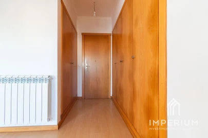 Moradia T4 para Venda em Esgueira