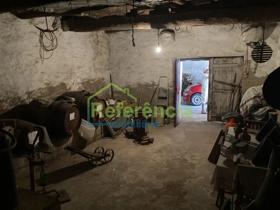 Moradia T4 para Venda em Santa Maria Maior Foto 1