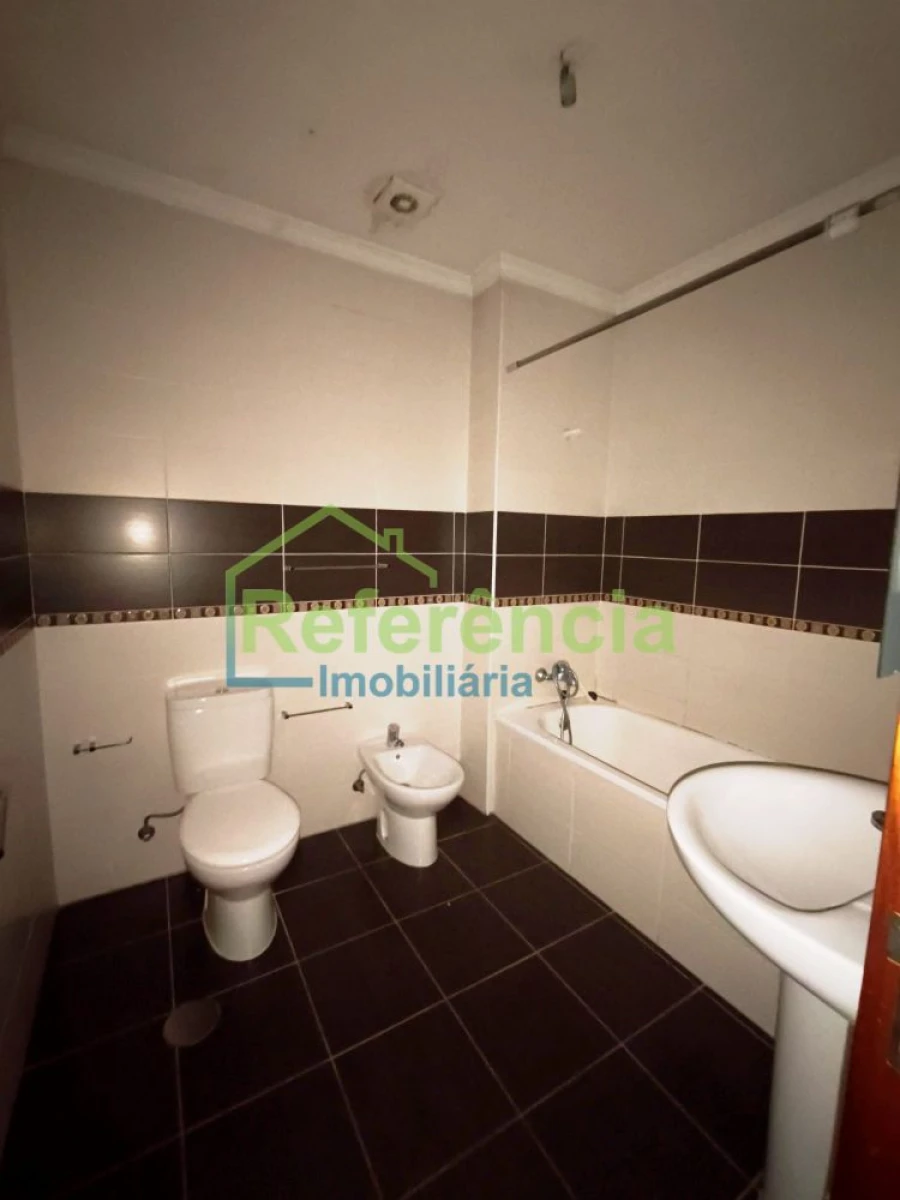 Apartamento T1 para Venda em Santa Maria Maior Foto 14