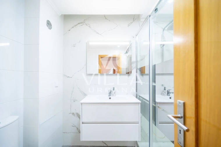 Apartamento T2 para Venda em Costa da Caparica Foto 11