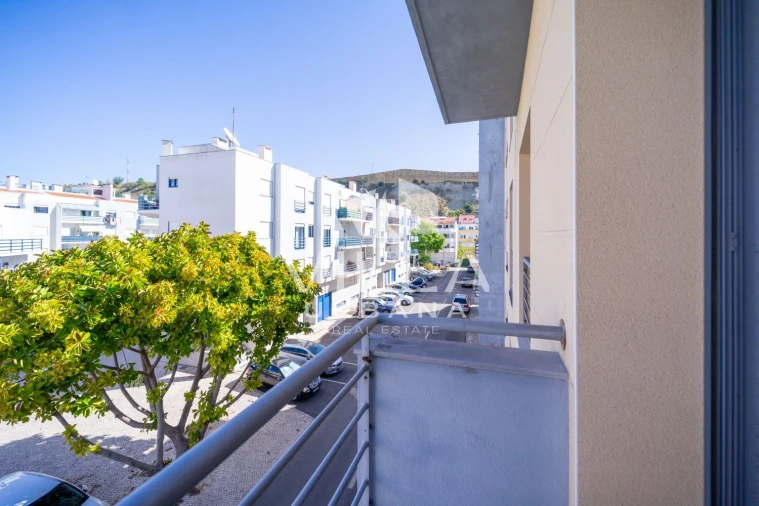 Apartamento T2 para Venda em Costa da Caparica Foto 31