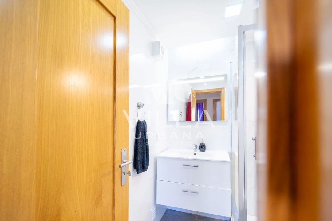 Apartamento T2 para Venda em Costa da Caparica Foto 16