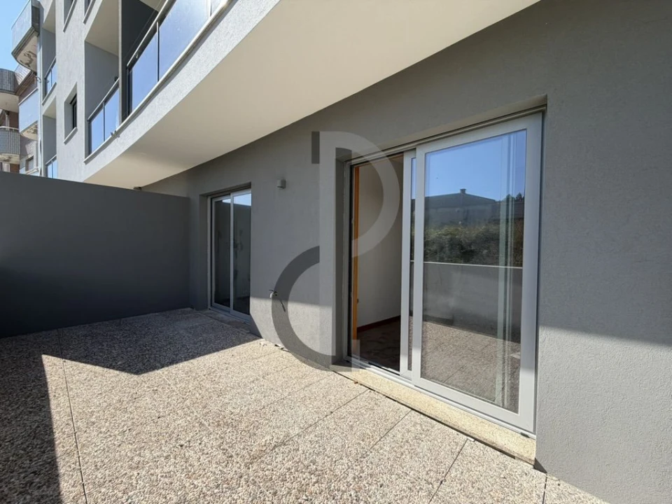 Apartamento T2 para Venda em Nogueira da Regedoura Foto 1