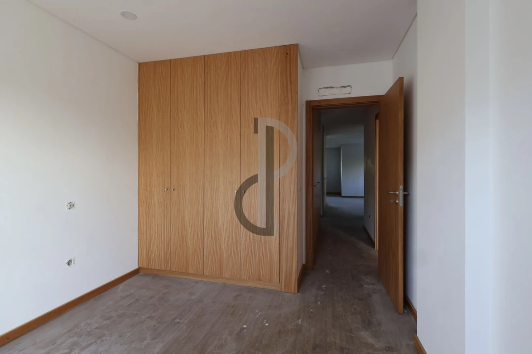 Apartamento T2 para Venda em Nogueira da Regedoura Foto 10