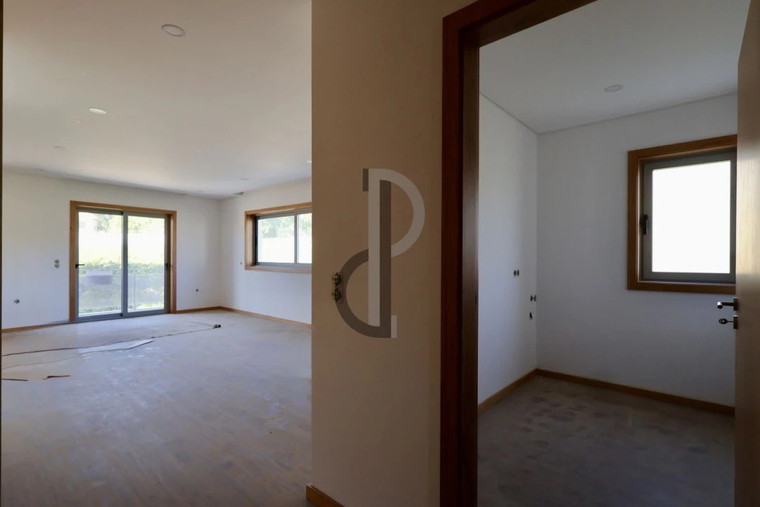Apartamento T2 para Venda em Nogueira da Regedoura Foto 5