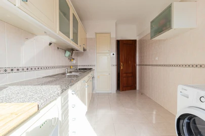 Apartamento T2 para Arrendamento em Cacém e São Marcos