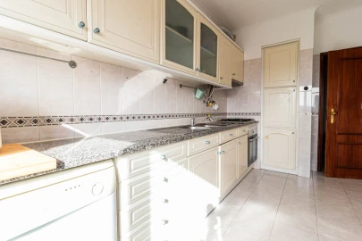 Apartamento T2 para Arrendamento em Cacém e São Marcos